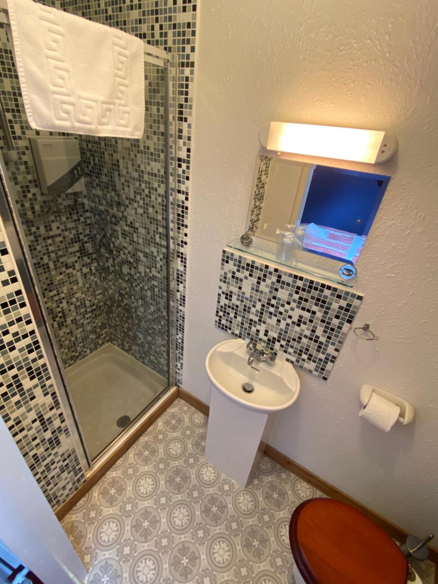 Glenan Lodge Self Catering Tomatin المظهر الخارجي الصورة